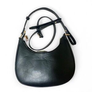 Elegant Black Leather Shoulder Bag